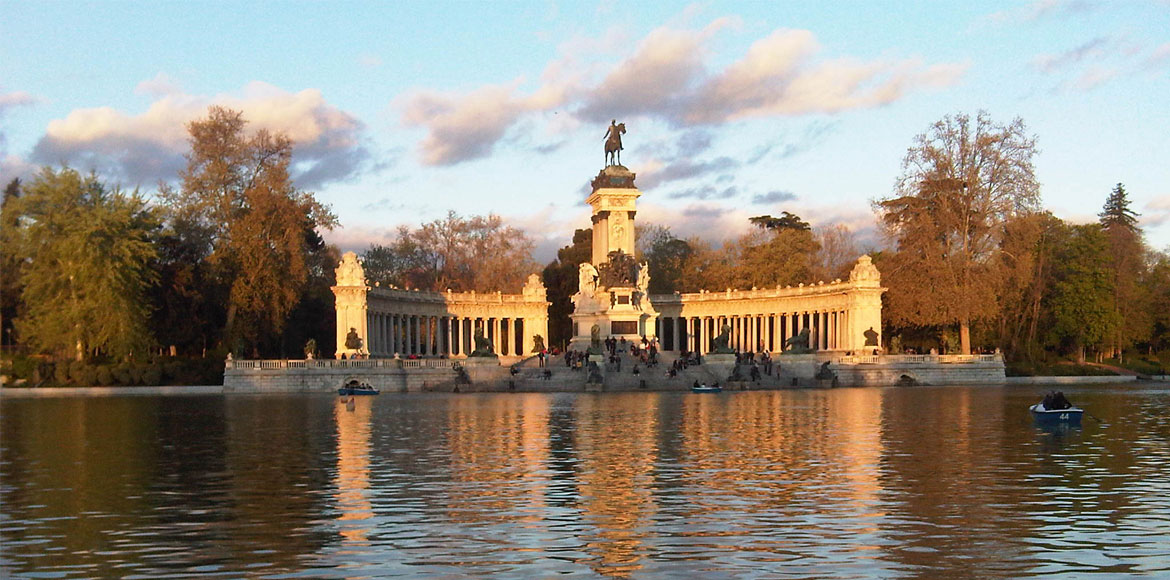 Retiro park in Madrid, a good place to study Spanish